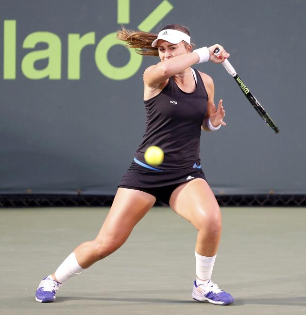 FOTO-PAULA-EN-MIAMI-FOREHAND-RECOVERY.jpg